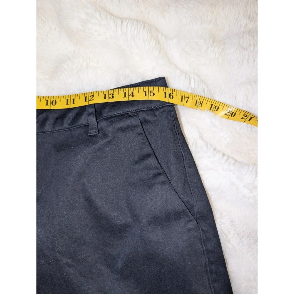 Banana Republic Ladies Everyday Trendy Zip Fly Shorts with Pockets Size 12 Black